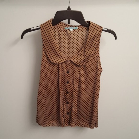 julie's closet Tops - JULIE'S CLOSET Brown Sleeveless Polka Dot Blouse M